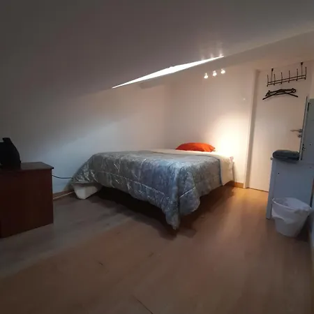Loris Homestay szállás *